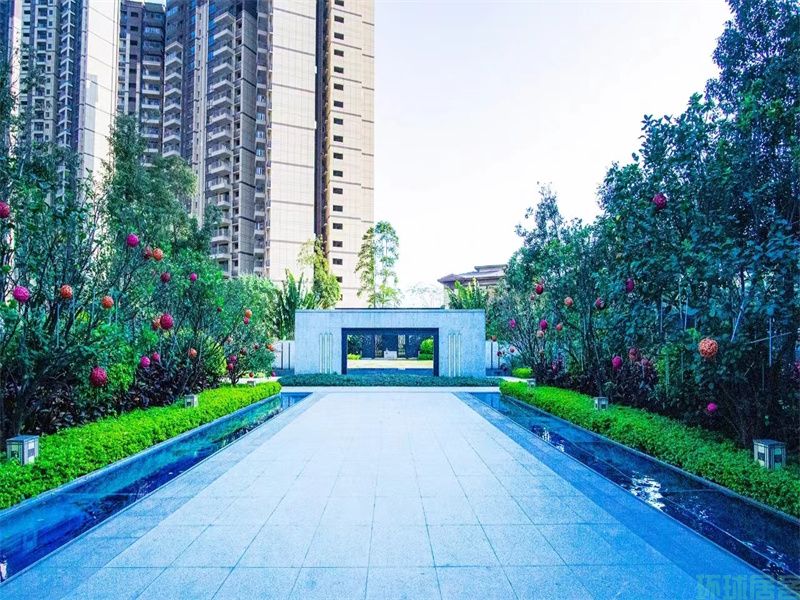 中兴智慧城·懿港汇商业综合体项目位于翠亨新区东片区（马鞍岛）未来大道旁，也是整个岛上目前最繁华的区域——翠湖公园板块。